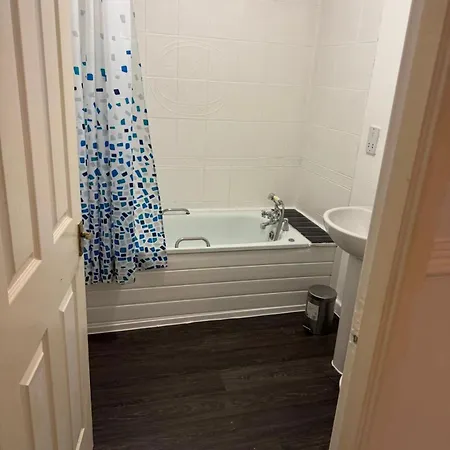 Dom wakacyjny Stylish 3br Sleeps 6 Free Parking Family Friendly